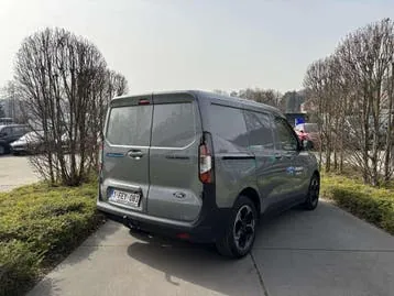 Ford Transit Courier 2025 photo 3