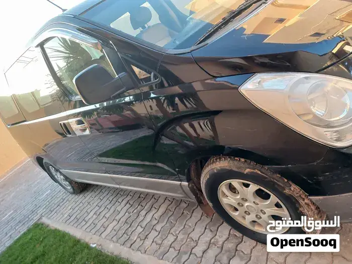 Hyundai H1 2011 photo 4