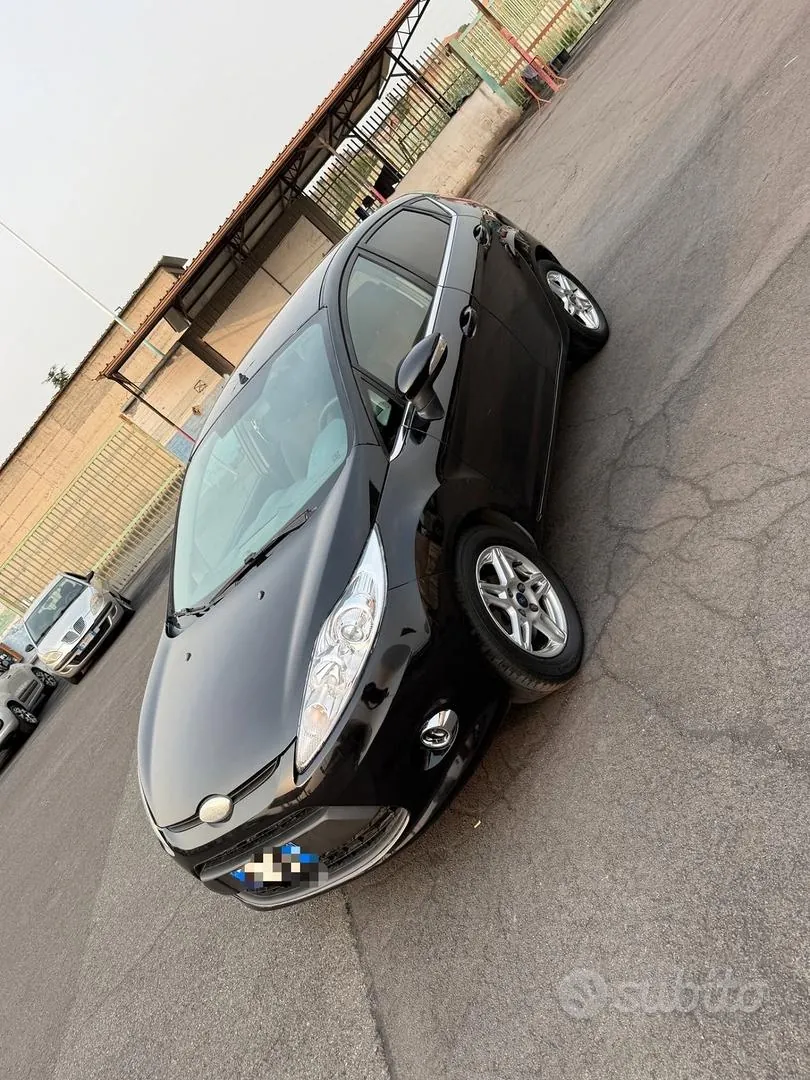 Ford Fiesta 2011 photo 4