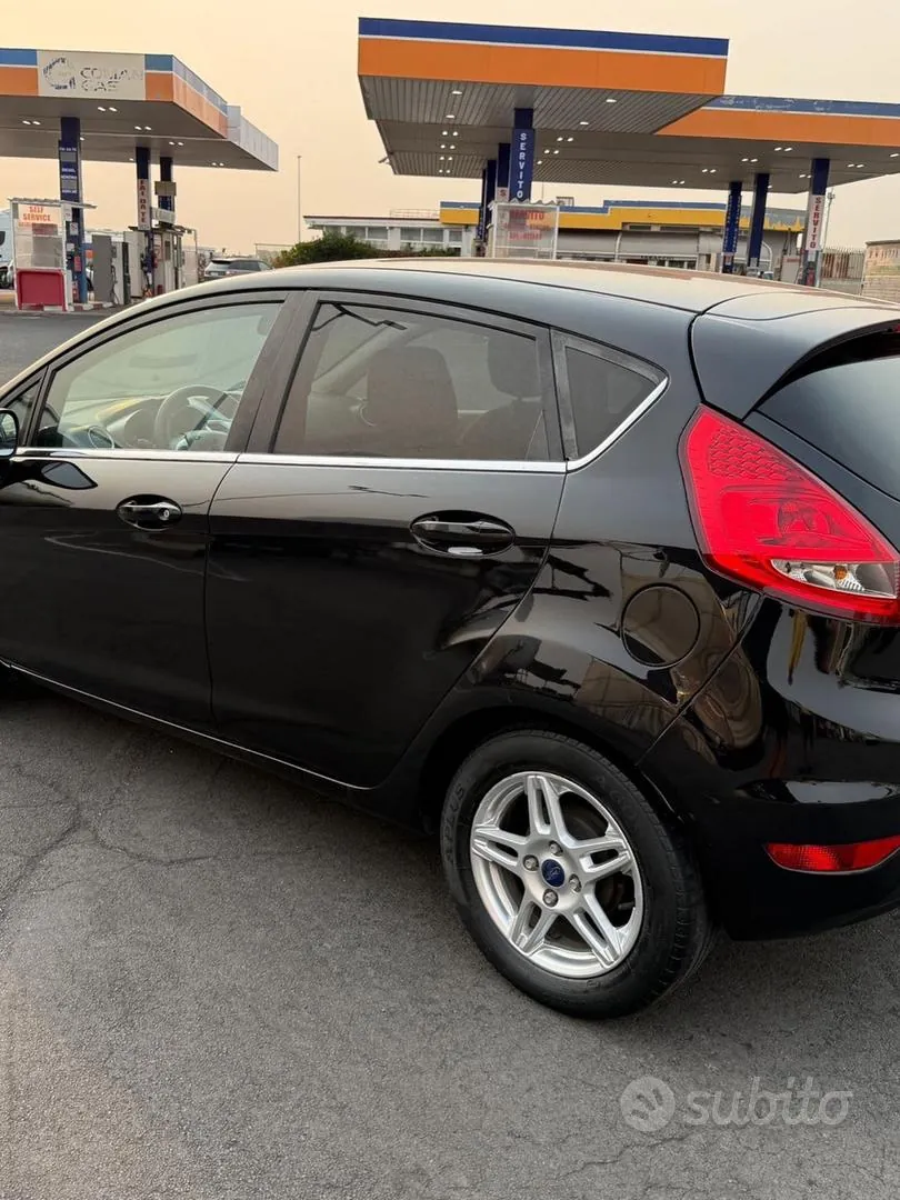 Ford Fiesta 2011 photo 5