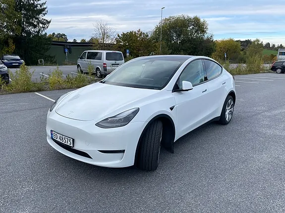 Tesla Model Y 2021 photo 2