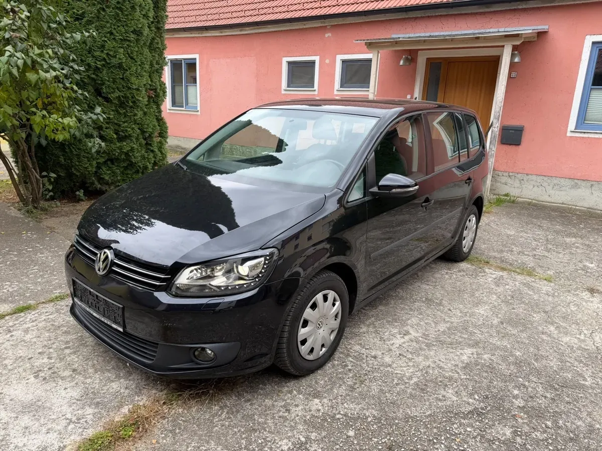 Volkswagen Touran 2014 photo 2