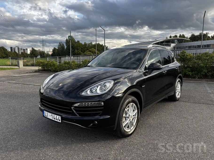 Porsche Cayenne 2013 photo 2
