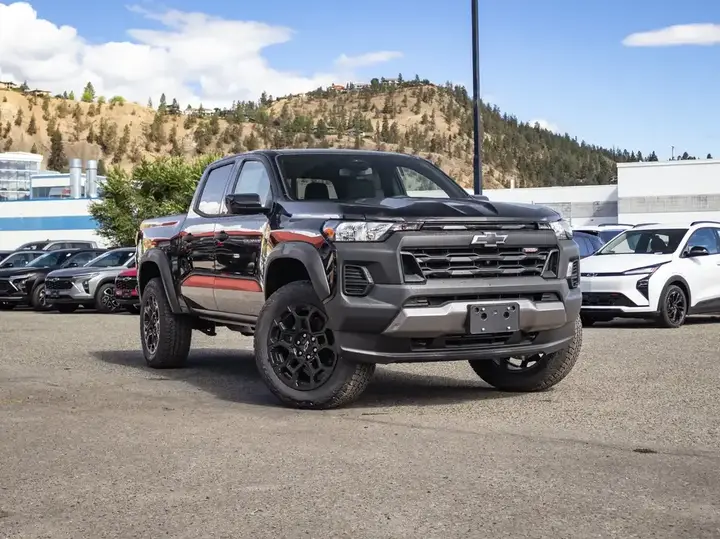 Chevrolet Colorado 2026 photo 2