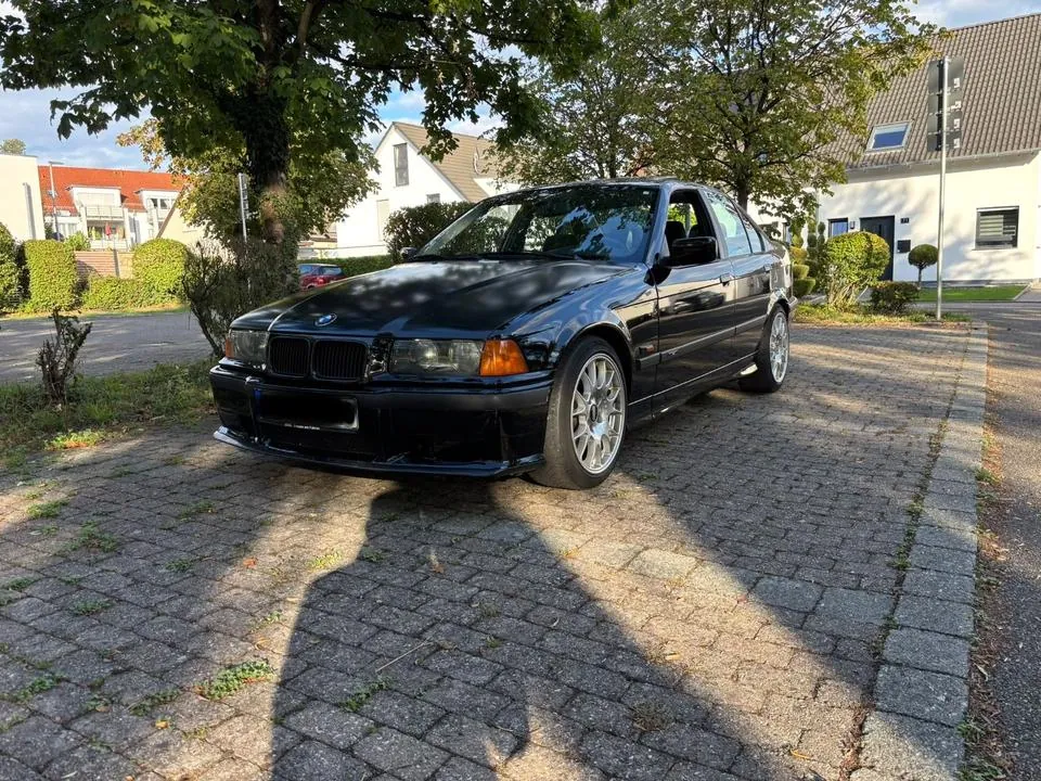 BMW 320I