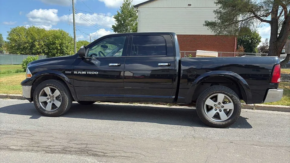 Dodge Ram 1500 2012 photo 2