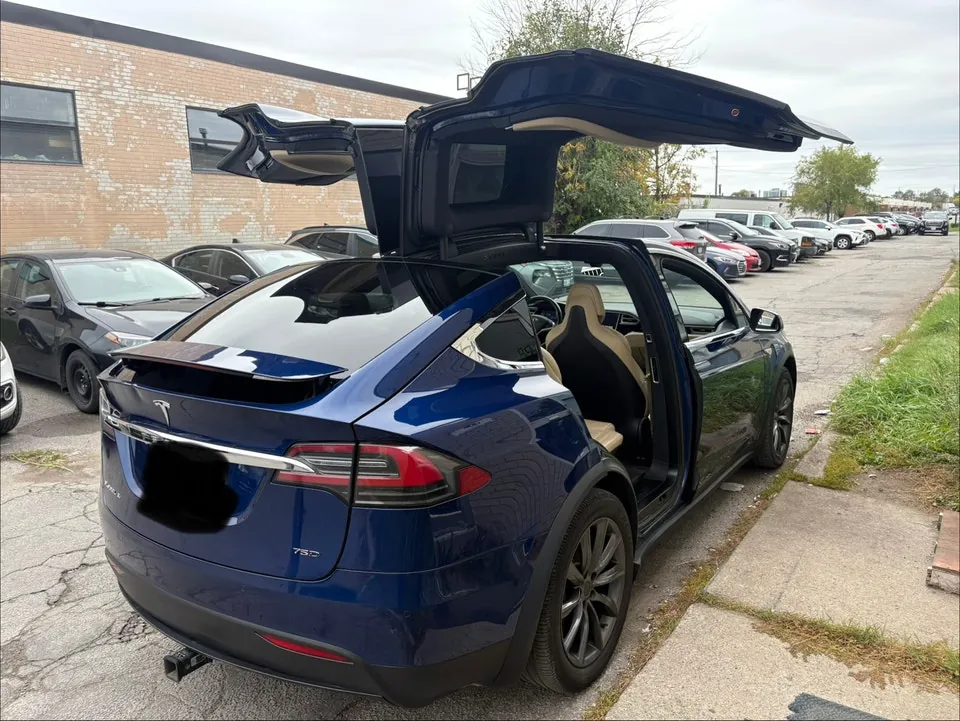 Tesla Model X 2016 photo 5