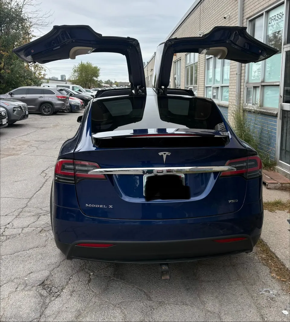 Tesla Model X 2016 photo 3