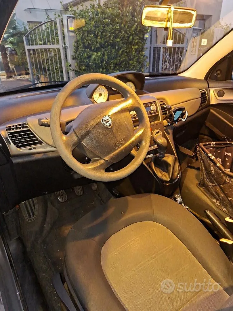 Lancia Ypsilon 2006 photo 2