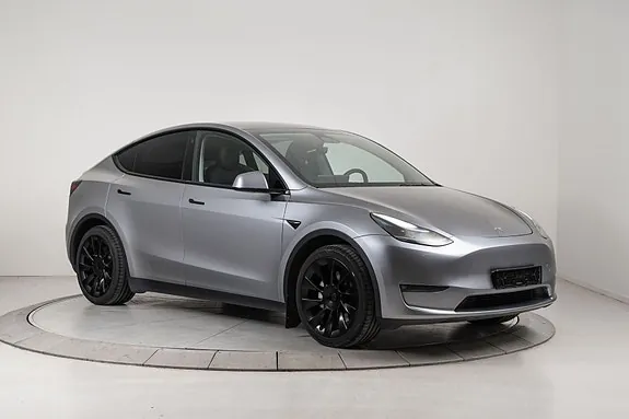 Tesla Model Y 2023 photo 2