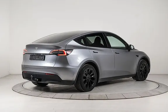 Tesla Model Y 2023 photo 4