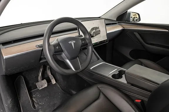 Tesla Model Y 2023 photo 5
