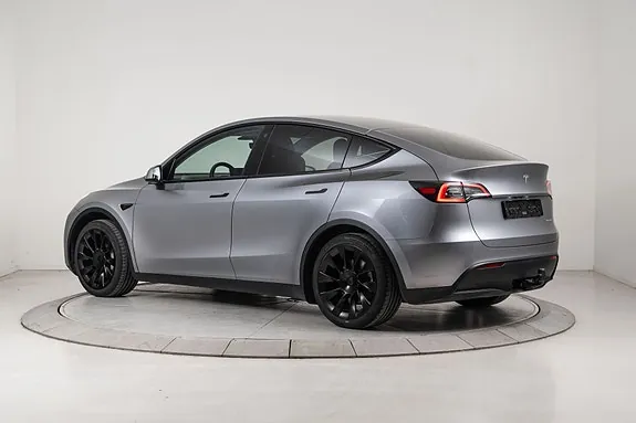 Tesla Model Y 2023 photo 3