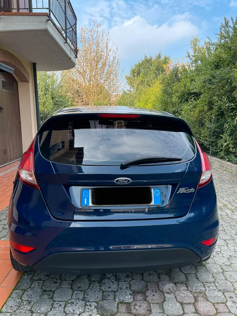Ford Fiesta 2015 photo 2