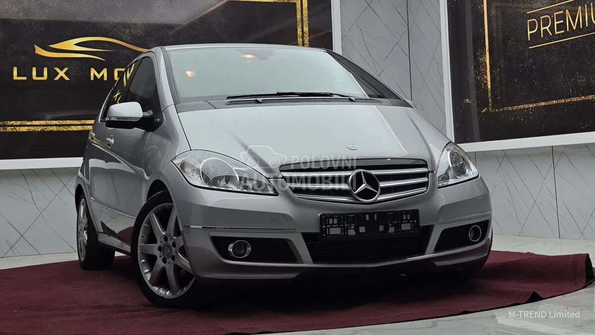 Mercedes-Benz A 160 2012 photo 2