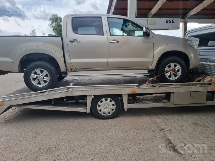 Toyota Hilux 2012 photo 2