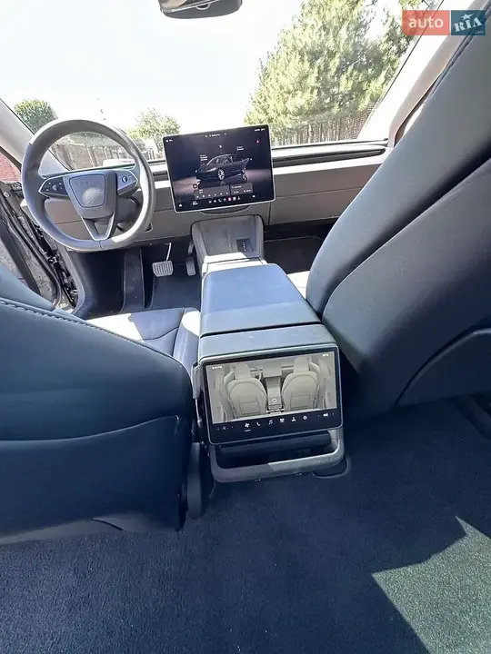 Tesla Model 3 2025 photo 5