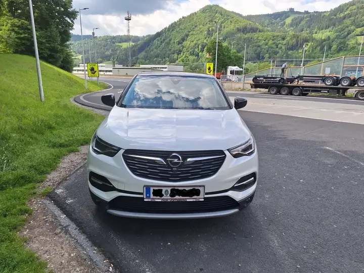 Opel Grandland X 2019 photo 3