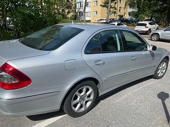 Mercedes-Benz E200
