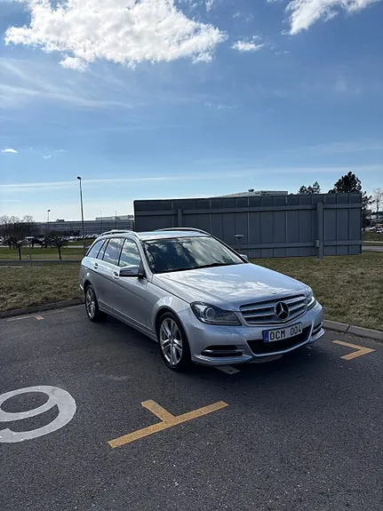 Mercedes-Benz C220