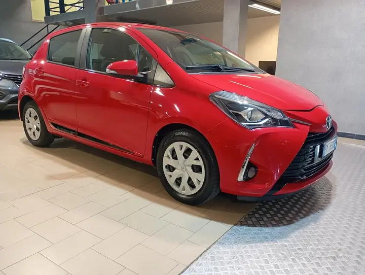 Toyota Yaris 2018 photo 2