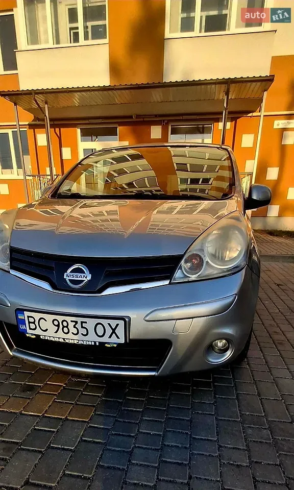 Nissan Note 2011 photo 4