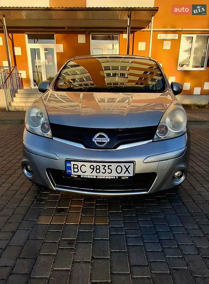 Nissan Note 2011 photo 2