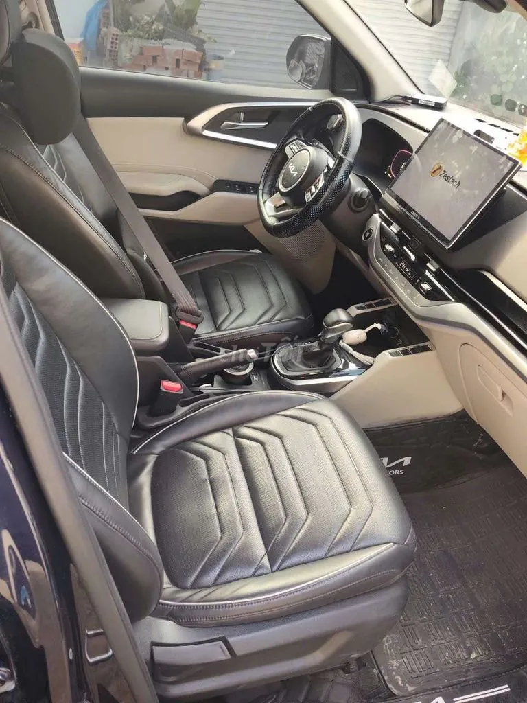 Kia Carens 2023 photo 3