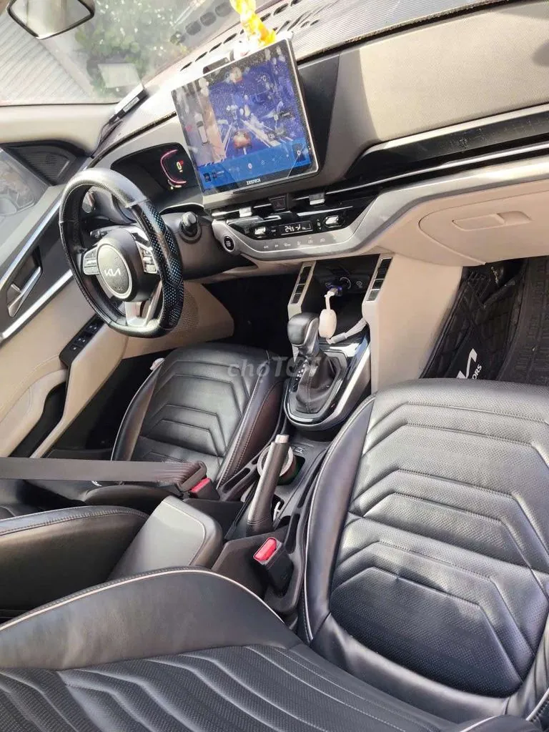 Kia Carens 2023 photo 4