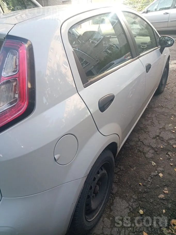 Fiat Punto 2013 photo 3