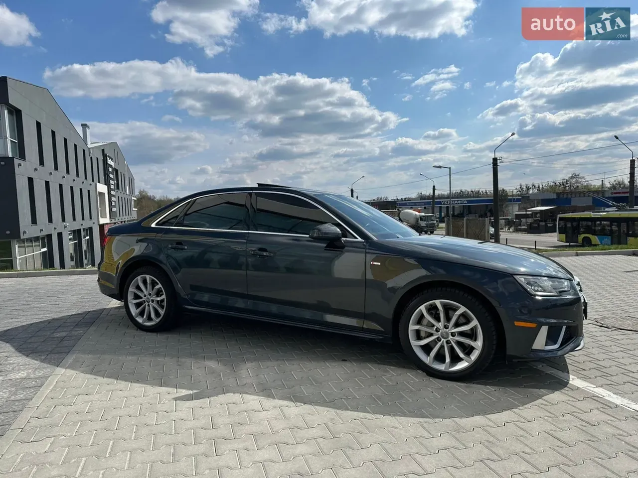 Audi A4 2019 photo 3
