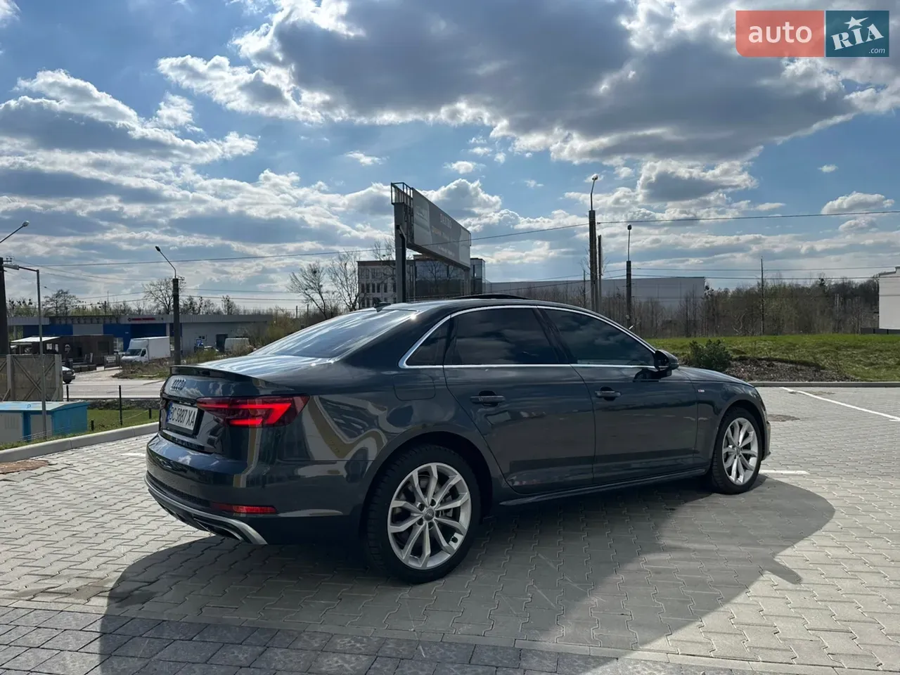 Audi A4 2019 photo 4