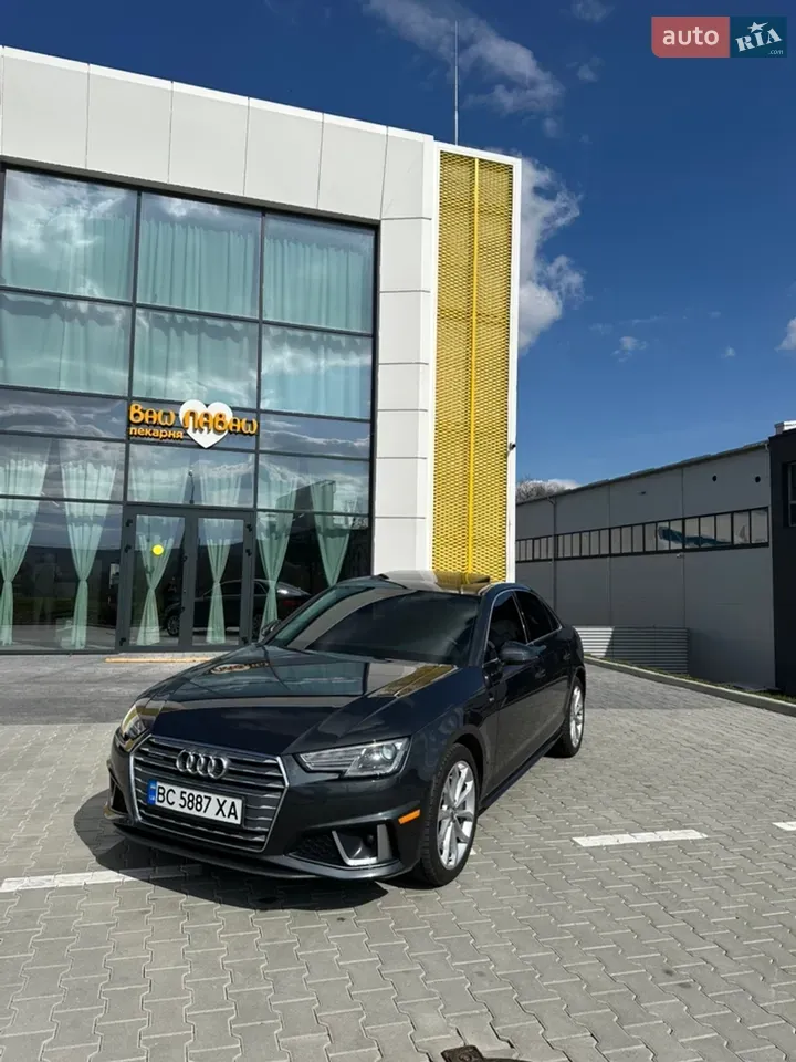 Audi A4 2019 photo 2