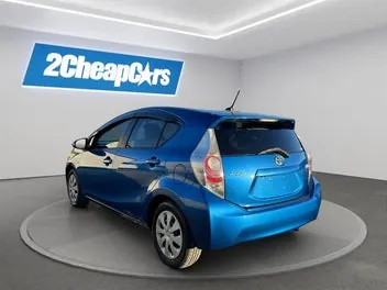 Toyota Aqua 2013 photo 5