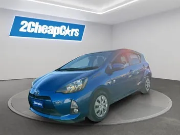 Toyota Aqua 2013 photo 2