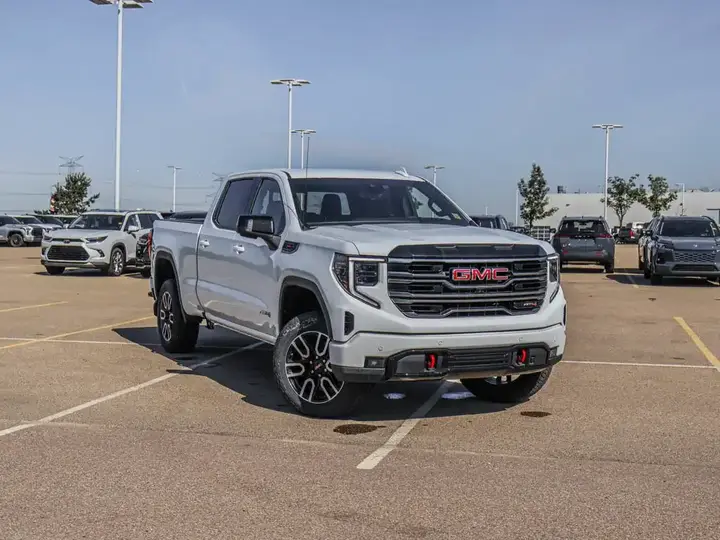 GMC Sierra 1500 2026 photo 2