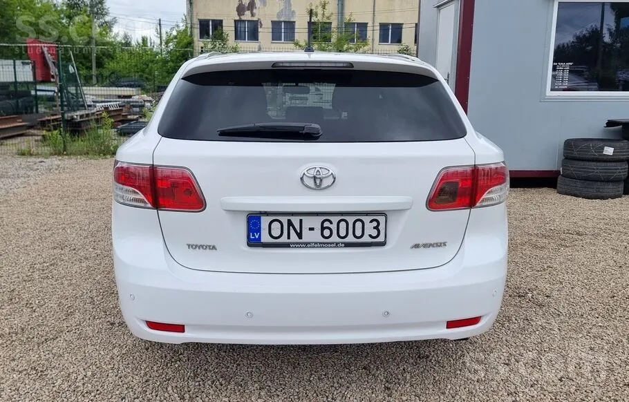 Toyota Avensis 2010 photo 5