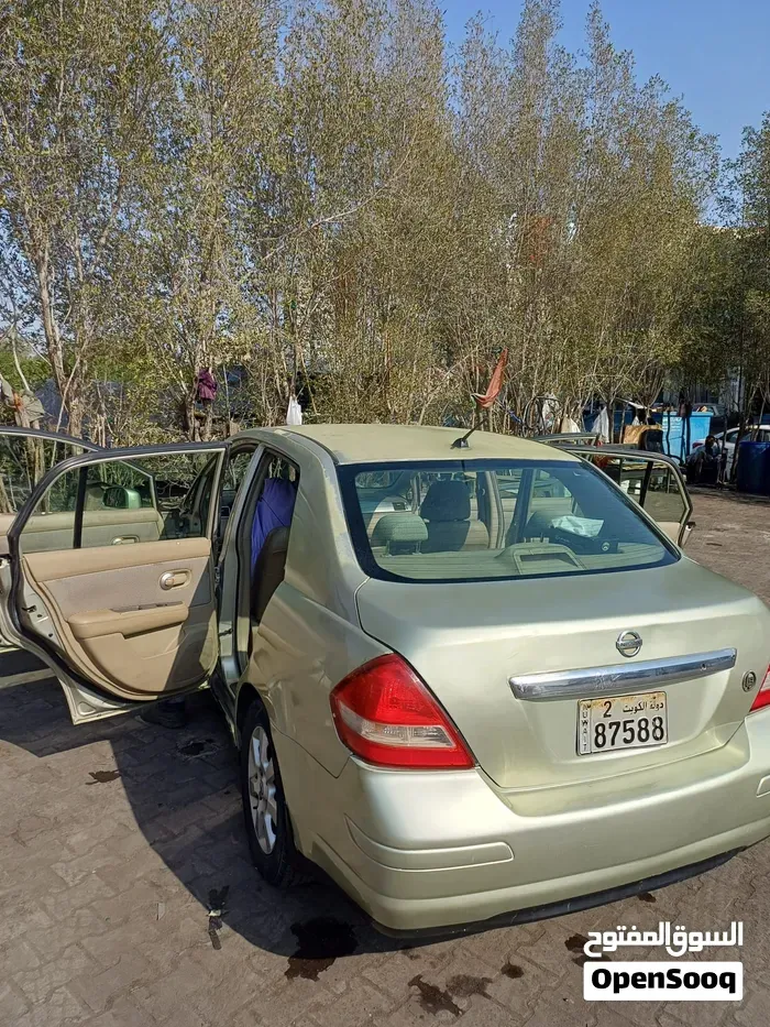 Nissan Tiida