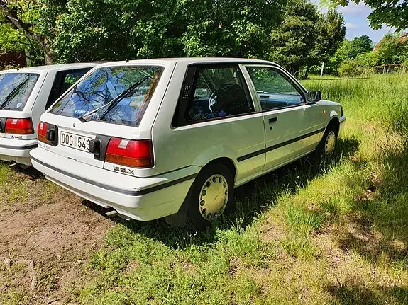 Nissan Sunny 1990 photo 3