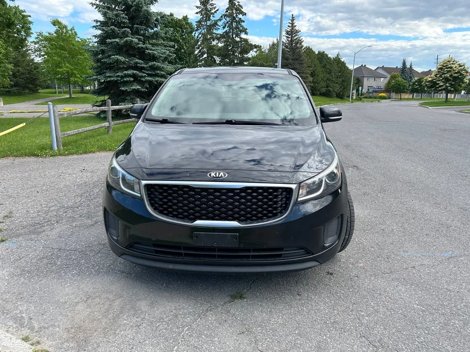 Kia Sedona 2017 photo 3