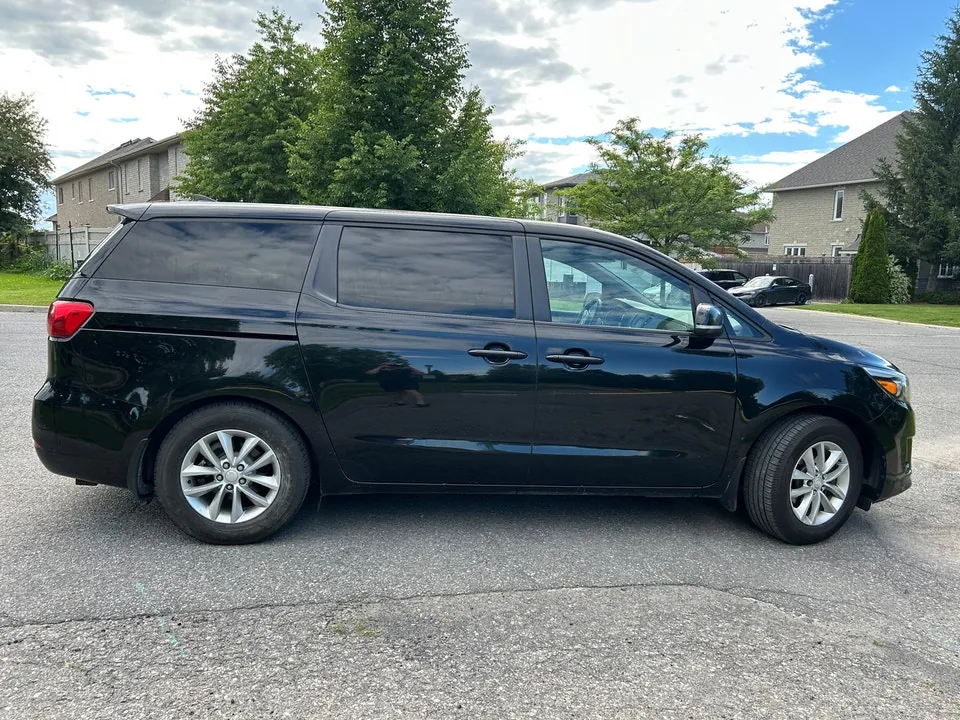 Kia Sedona 2017 photo 5