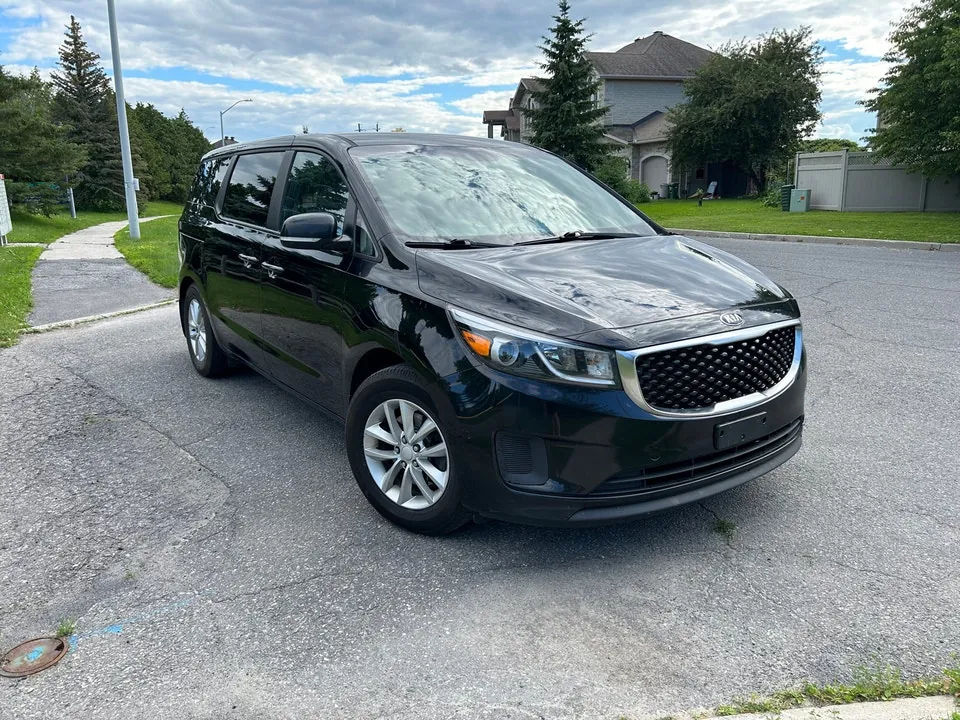 Kia Sedona 2017 photo 4