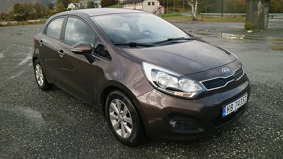 Kia Rio 2012 photo 3