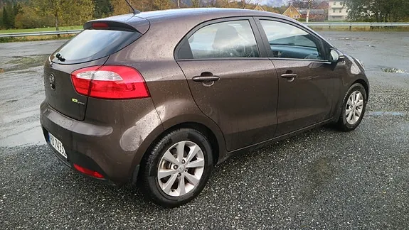 Kia Rio 2012 photo 5