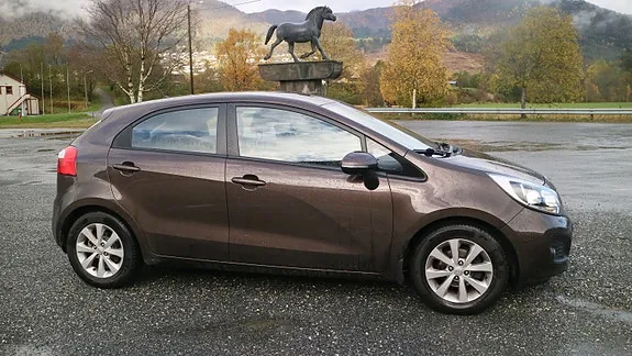 Kia Rio 2012 photo 4