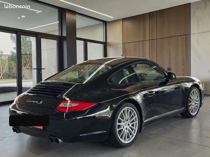 Porsche 911 2010 photo 2