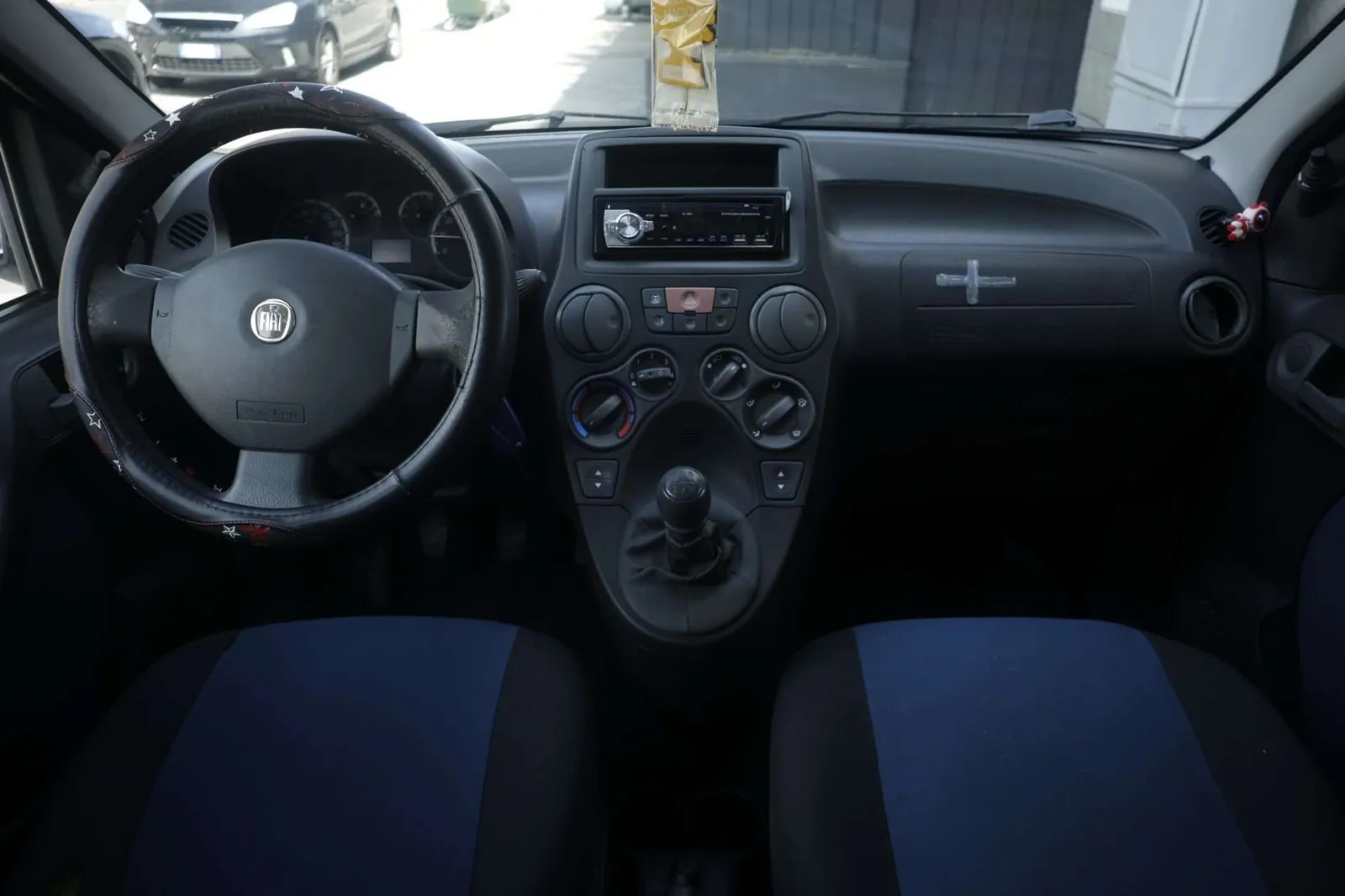 Fiat Panda 2010 photo 2