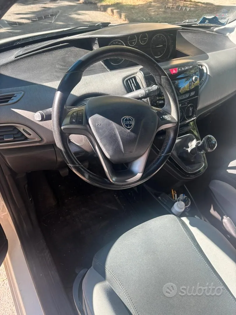 Lancia Ypsilon 2014 photo 5