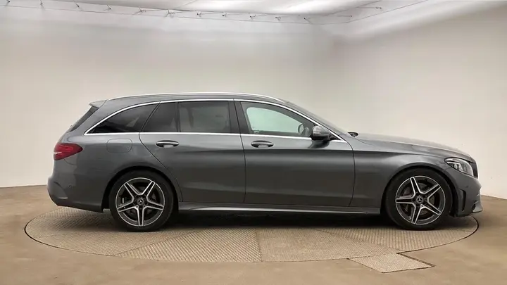 Mercedes-Benz C-Class 2019 photo 3
