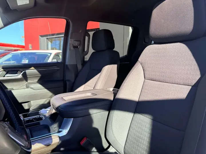 Chevrolet Silverado 1500 2022 photo 3